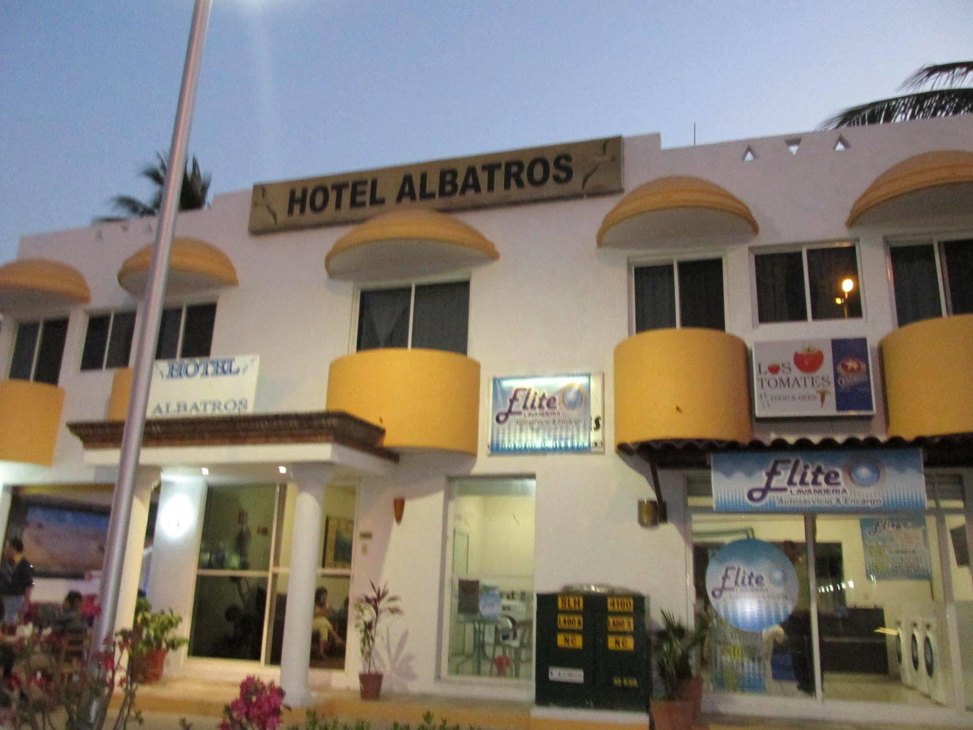 Hotel Albatros Мансанильо Экстерьер фото